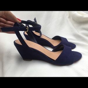 LOFT sz 7 Royal blue wedges ankle wrap straps